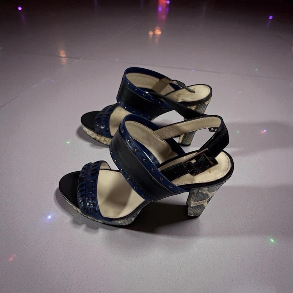 VC Signature Women’s multicolor High Heels Size 8.5